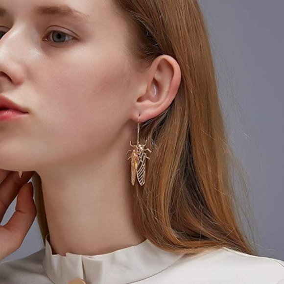 NEW Anthropologie Antique Gold Insect Earrings - Picture 3 of 7